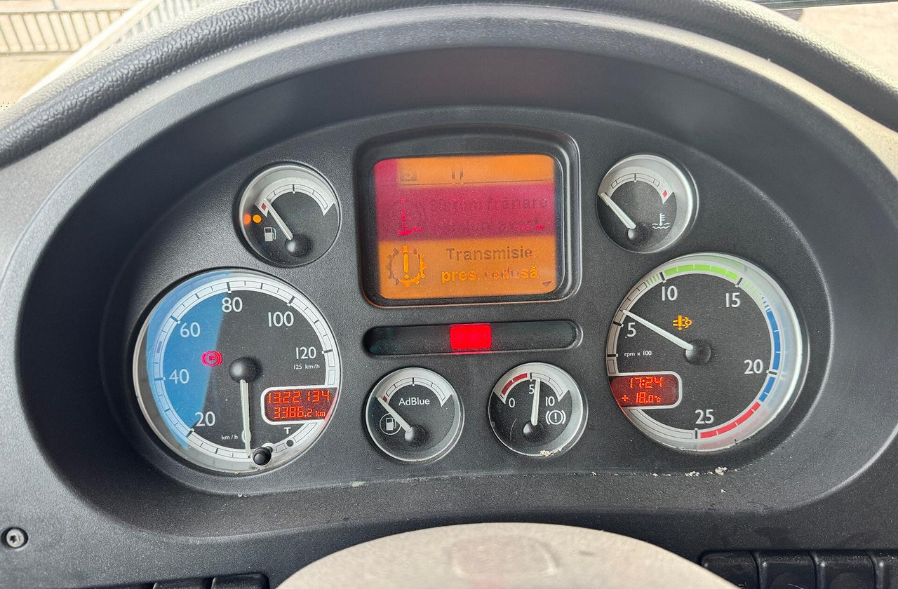 DAF XF 105.460 - 2010 - AUTOMATICO - Vilcējs: foto 5 DAF XF 105.460 - 2010 - AUTOMATICO - Vilcējs: foto 5