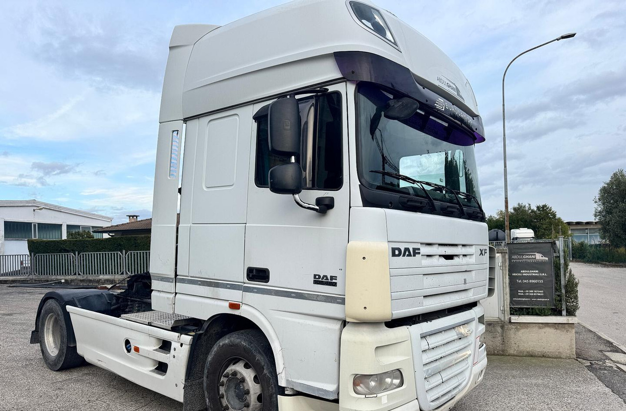 DAF XF 105.460 - 2010 - AUTOMATICO - Vilcējs: foto 1 DAF XF 105.460 - 2010 - AUTOMATICO - Vilcējs: foto 1