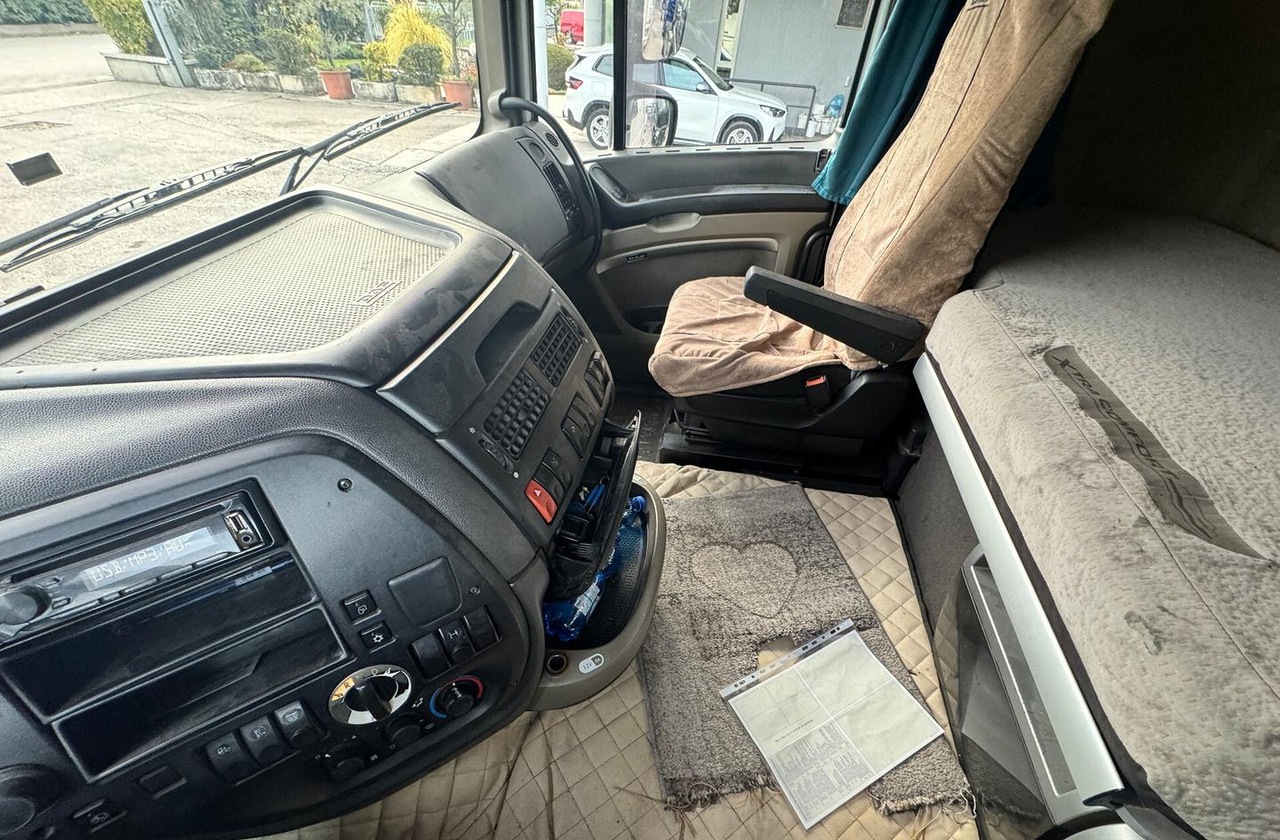DAF XF 105.460 - 2010 - AUTOMATICO - Vilcējs: foto 3 DAF XF 105.460 - 2010 - AUTOMATICO - Vilcējs: foto 3