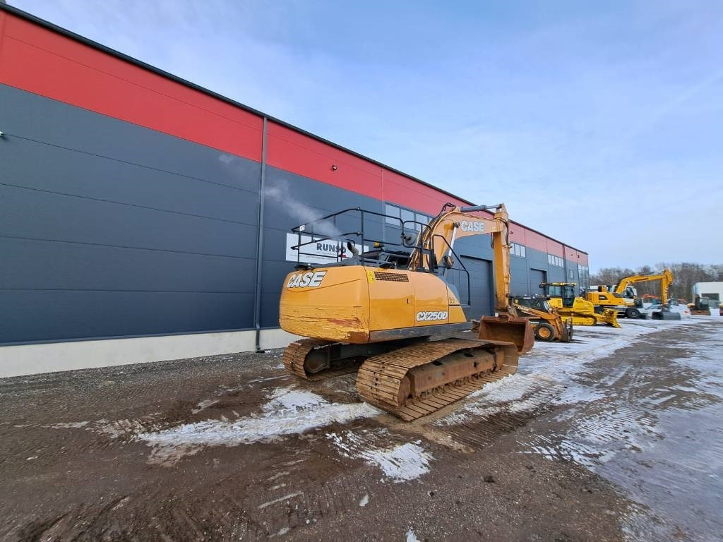 Kāpurķēžu ekskavators Case CX 250 D: foto 6