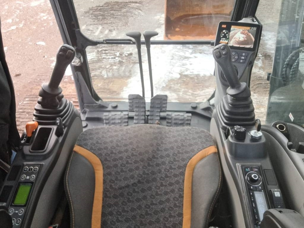 Kāpurķēžu ekskavators Case CX 250 D: foto 14