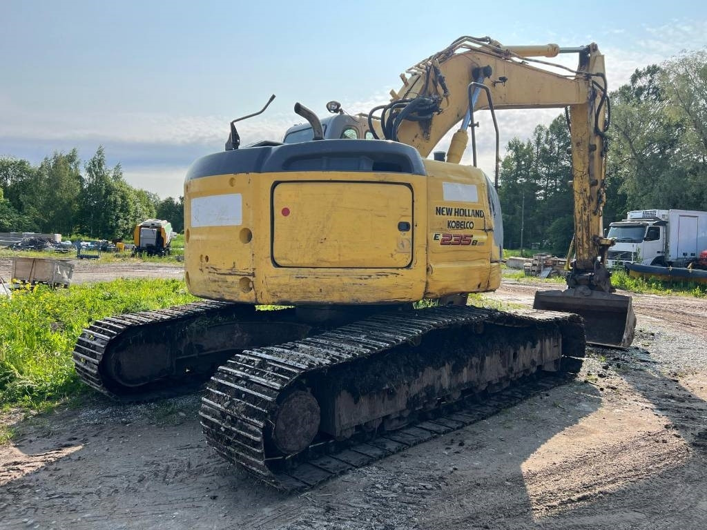 NEW HOLLAND KOBELCO E235BSRLC-2 - Kāpurķēžu ekskavators: foto 3 NEW HOLLAND KOBELCO E235BSRLC-2 - Kāpurķēžu ekskavators: foto 3
