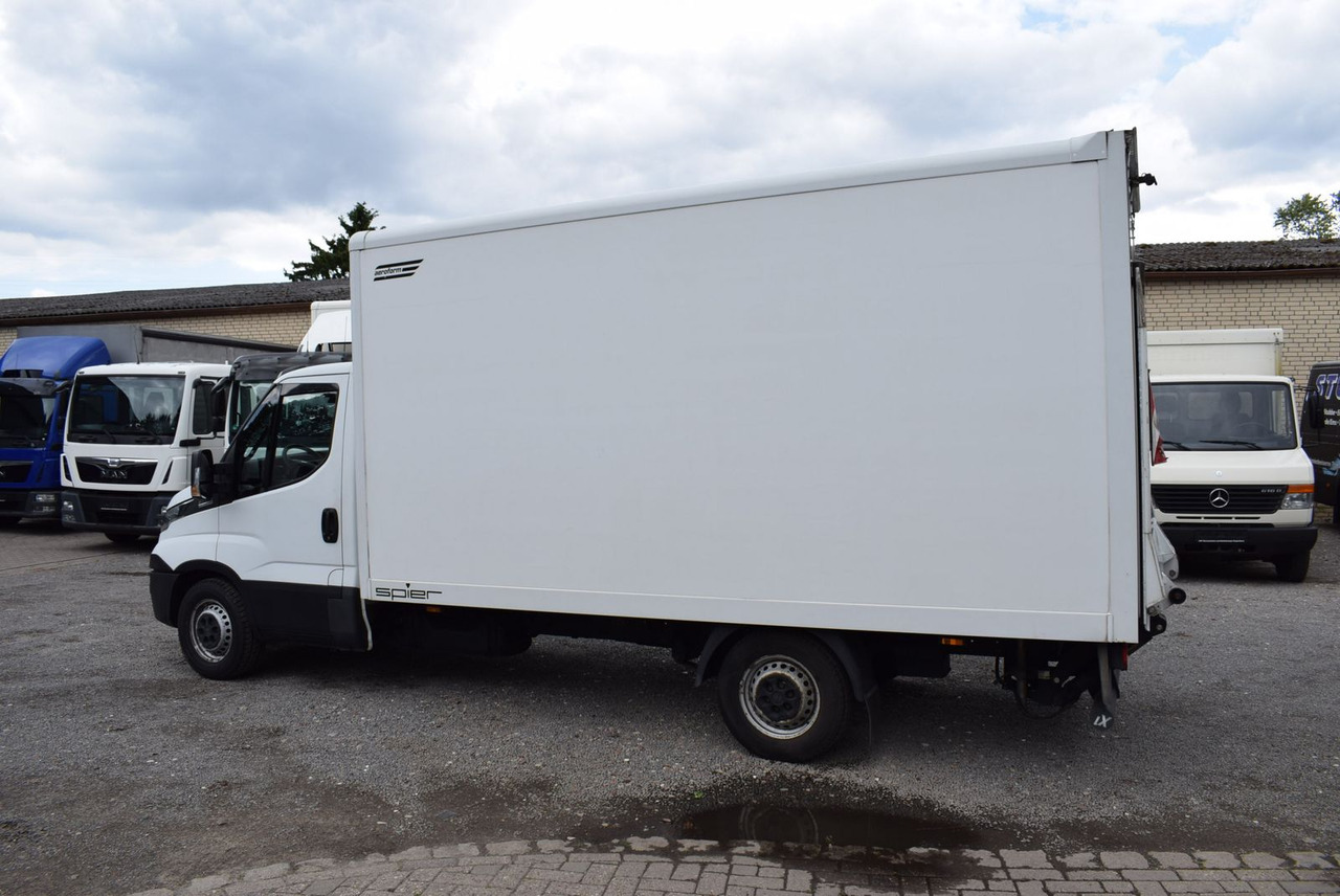 Iveco Daily 35 S14 Koffer LBW Automatik Motorschaden - Furgons ar slēgtā virsbūve: foto 3 Iveco Daily 35 S14 Koffer LBW Automatik Motorschaden - Furgons ar slēgtā virsbūve: foto 3