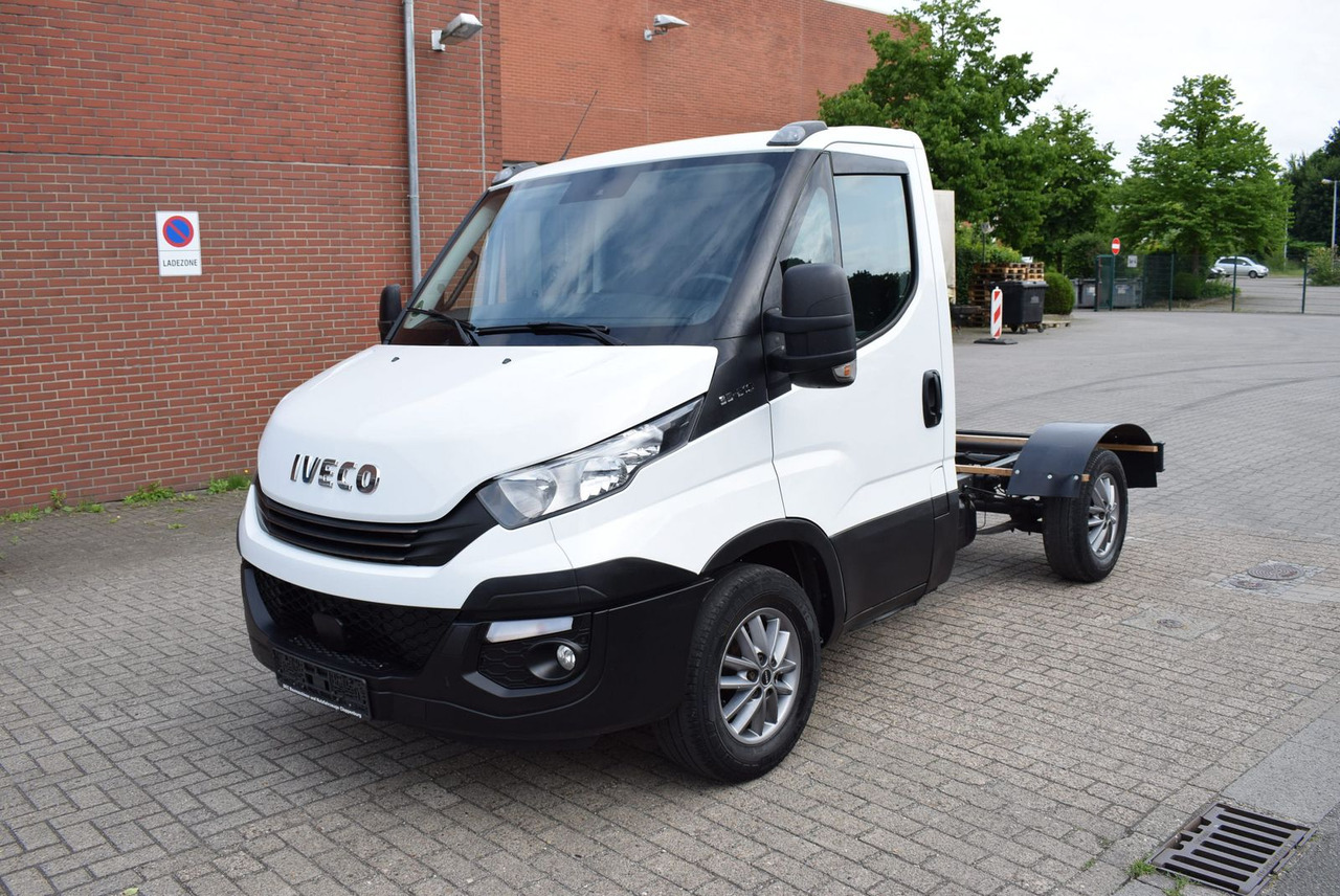 Iveco Daily 35 S21 3,0 Automatik Luftfederung Tempomat - Šasija kravas automašīna: foto 1 Iveco Daily 35 S21 3,0 Automatik Luftfederung Tempomat - Šasija kravas automašīna: foto 1