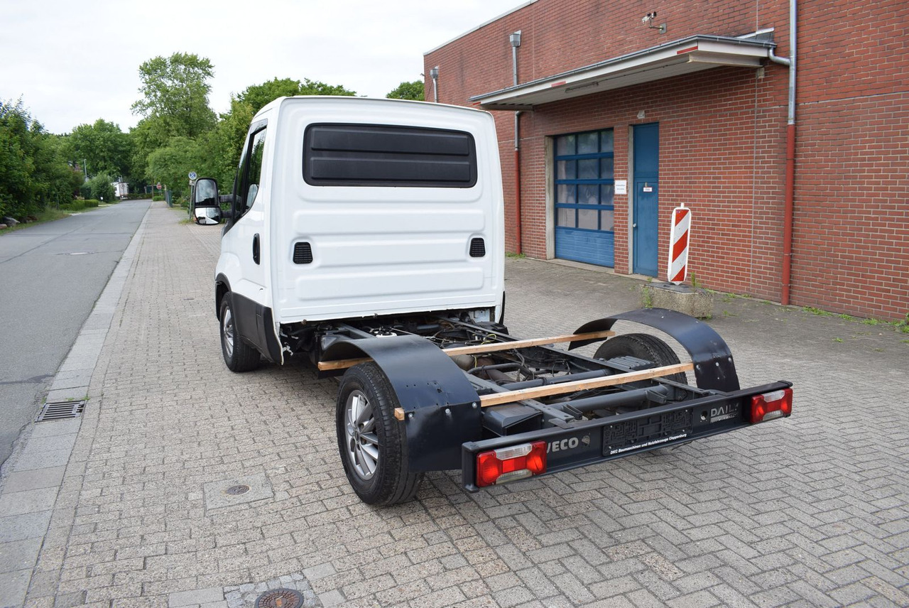 Iveco Daily 35 S21 3,0 Automatik Luftfederung Tempomat - Šasija kravas automašīna: foto 5 Iveco Daily 35 S21 3,0 Automatik Luftfederung Tempomat - Šasija kravas automašīna: foto 5