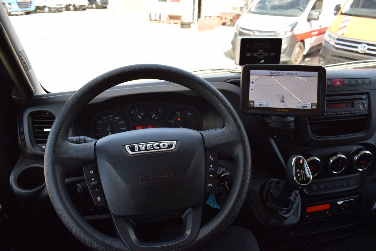 Kravas automašīna dzērienu pārvadāšanai Iveco Daily 70 C 18 Schwenkwand Automatik LBW 1500KG: foto 26