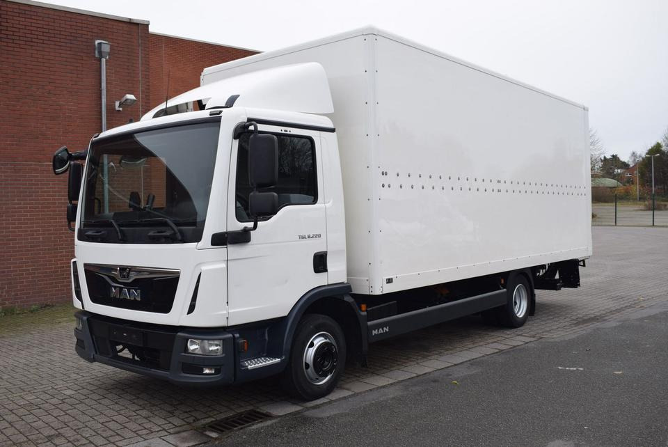 MAN TGL 8.220 Koffer LBW Klima EURO6 Luftfederung - Kravas automašīna ar slēgto virsbūvi: foto 1 MAN TGL 8.220 Koffer LBW Klima EURO6 Luftfederung - Kravas automašīna ar slēgto virsbūvi: foto 1