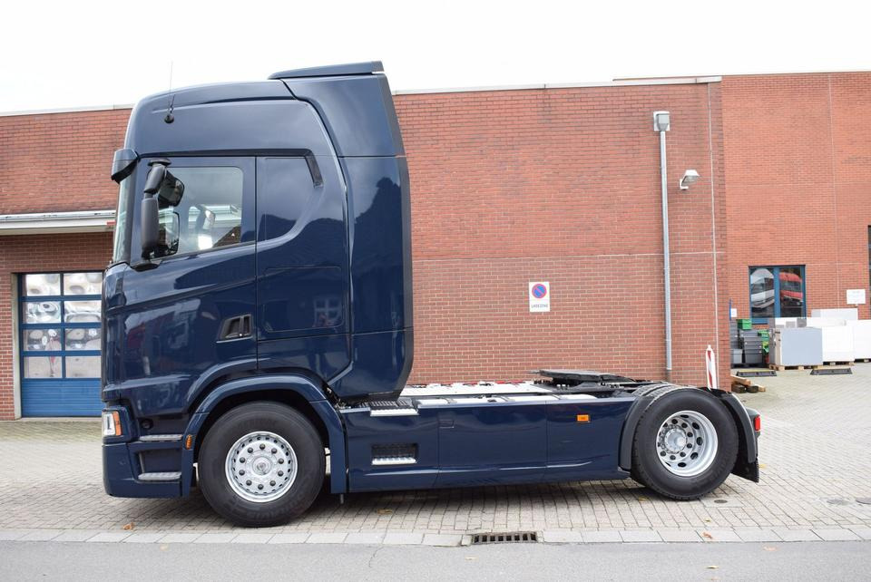 Scania  S 450 Highline 2xTank LED Vollluft Retarder - Vilcējs: foto 3 Scania  S 450 Highline 2xTank LED Vollluft Retarder - Vilcējs: foto 3