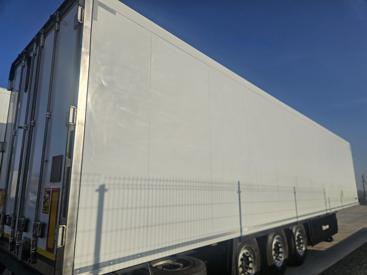 Puspiekabe refrižerators KRONE SD  Carrier Vector 1550: foto 9