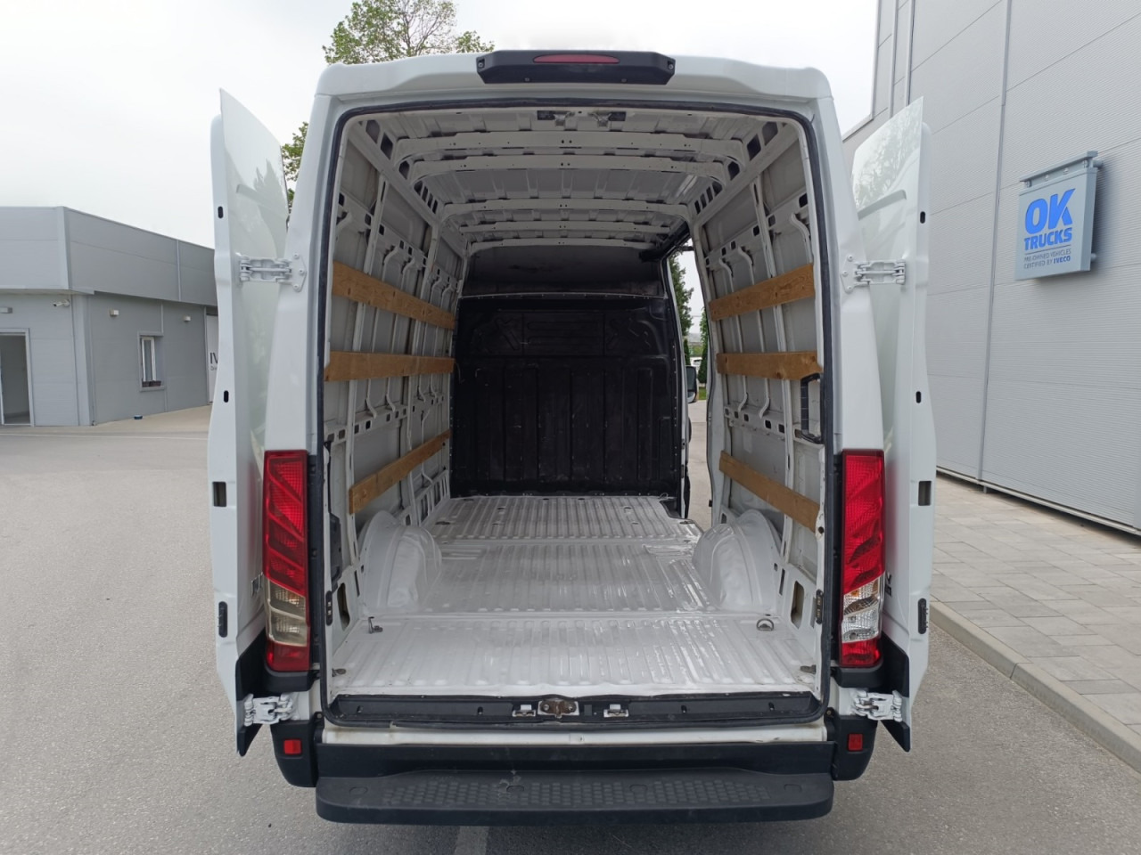 Kravas mikroautobuss IVECO Daily 35S14N 12m3: foto 13