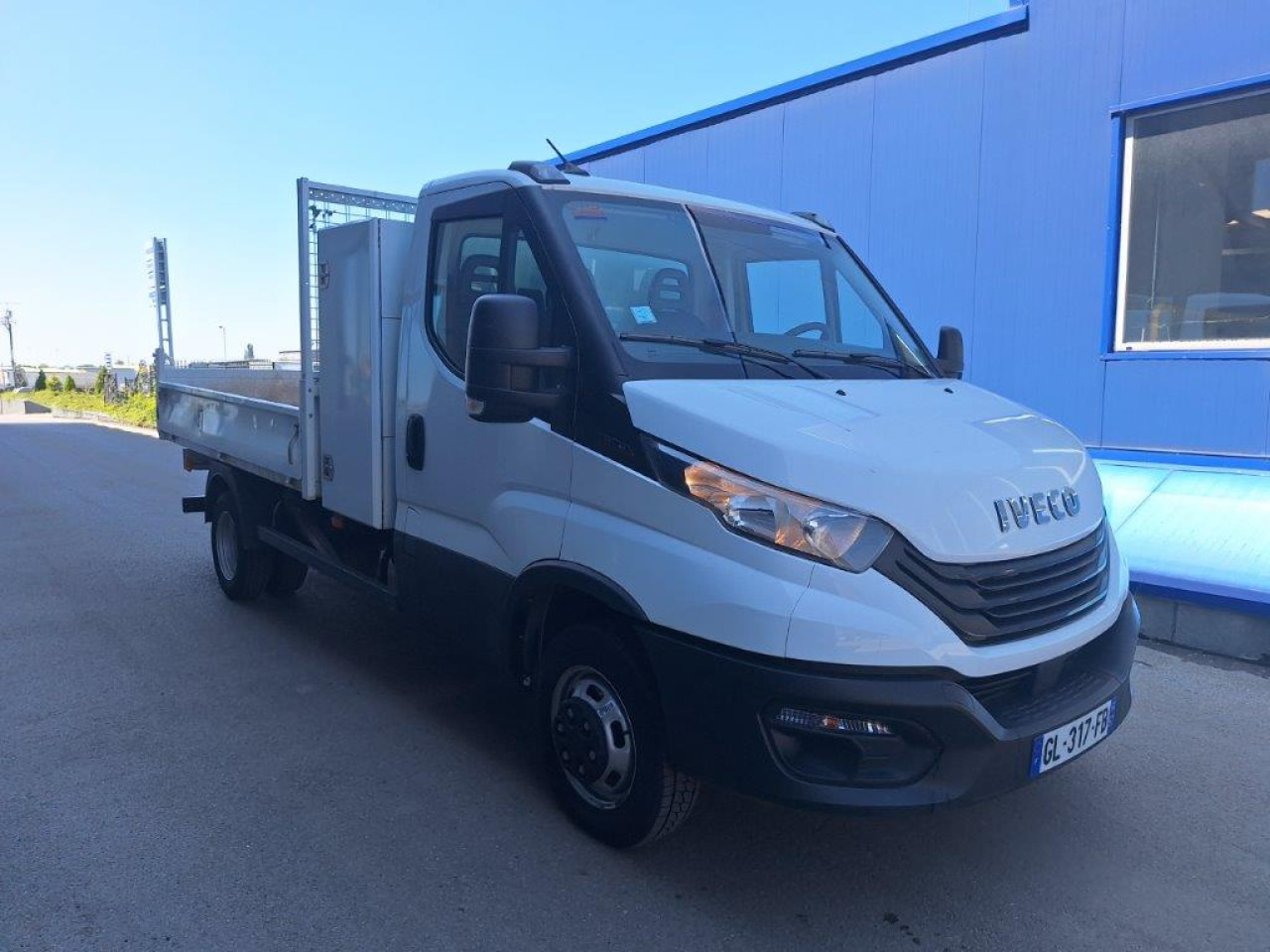 IVECO Daily 35C16 tipper - Komercauto pašizgāzējs: foto 2 IVECO Daily 35C16 tipper - Komercauto pašizgāzējs: foto 2