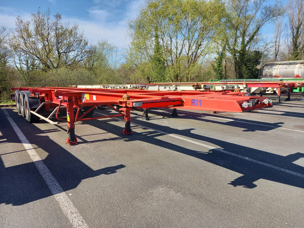 FRUEHAUF - Puspiekabe noņemamā virsbūve/ Konteineru vedējs: foto 1 FRUEHAUF - Puspiekabe noņemamā virsbūve/ Konteineru vedējs: foto 1