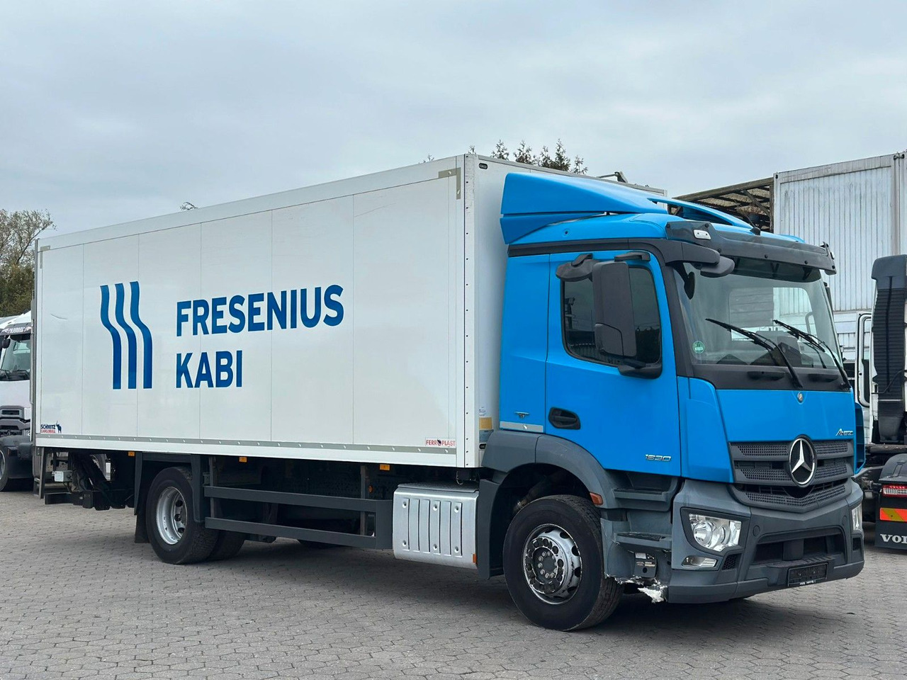 Mercedes-Benz Antos 1830+Isolierkoffer - Kravas automašīna ar slēgto virsbūvi: foto 3 Mercedes-Benz Antos 1830+Isolierkoffer - Kravas automašīna ar slēgto virsbūvi: foto 3