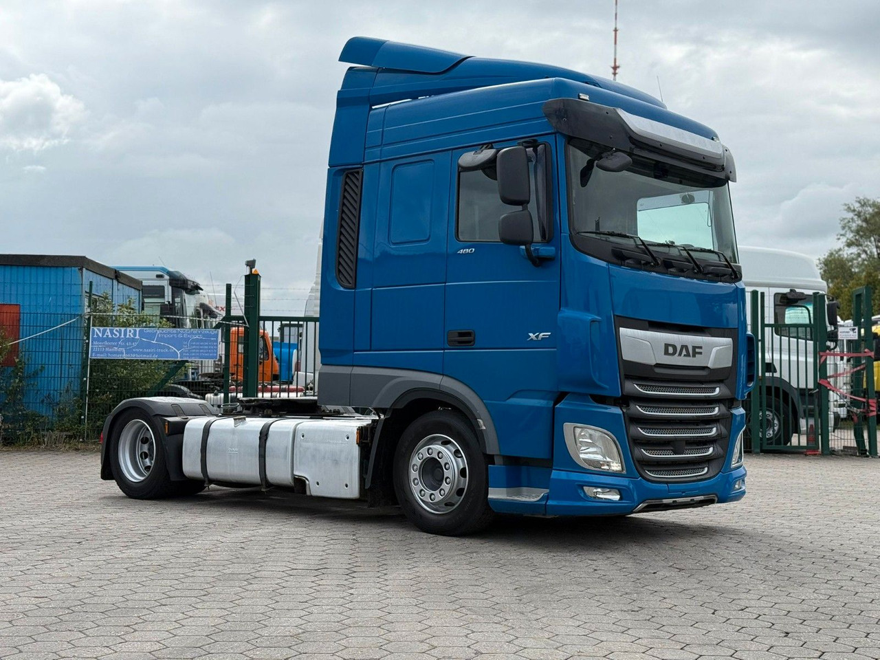 DAF XF 480 Low +Retarter+2xTank - Vilcējs: foto 3 DAF XF 480 Low +Retarter+2xTank - Vilcējs: foto 3