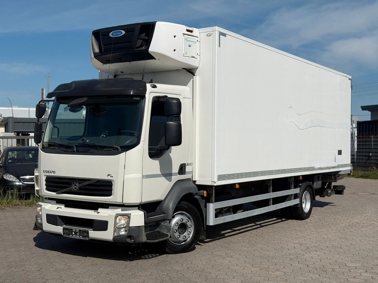 Volvo FL 240 Carrier Easy Cold+Hebebühne - Kravas automašīna refrižerators: foto 1 Volvo FL 240 Carrier Easy Cold+Hebebühne - Kravas automašīna refrižerators: foto 1