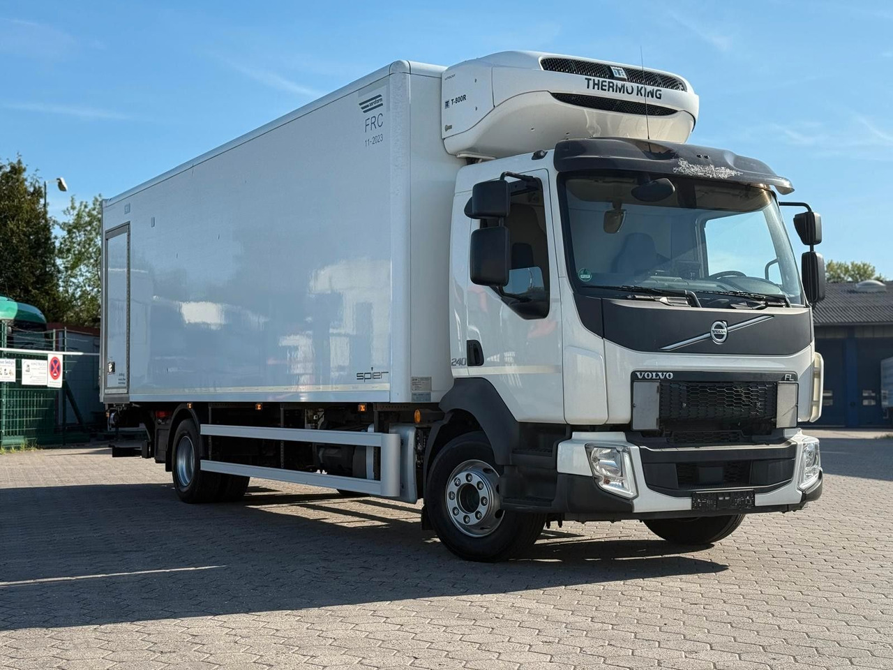 Volvo FL 42 R 240 +Thermoking T-880R+Kamera - Kravas automašīna refrižerators: foto 1 Volvo FL 42 R 240 +Thermoking T-880R+Kamera - Kravas automašīna refrižerators: foto 1