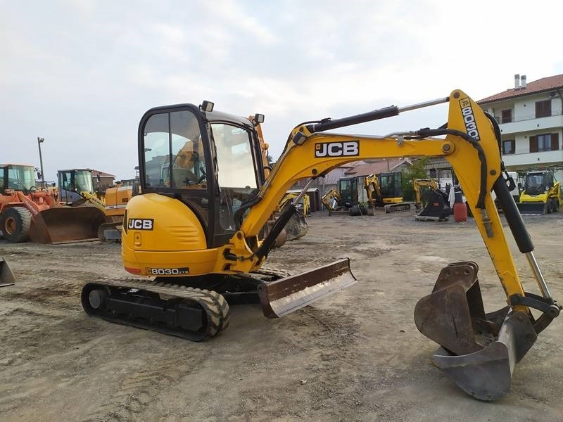 JCB 8030 ZTS - Mini-ekskavators: foto 5 JCB 8030 ZTS - Mini-ekskavators: foto 5