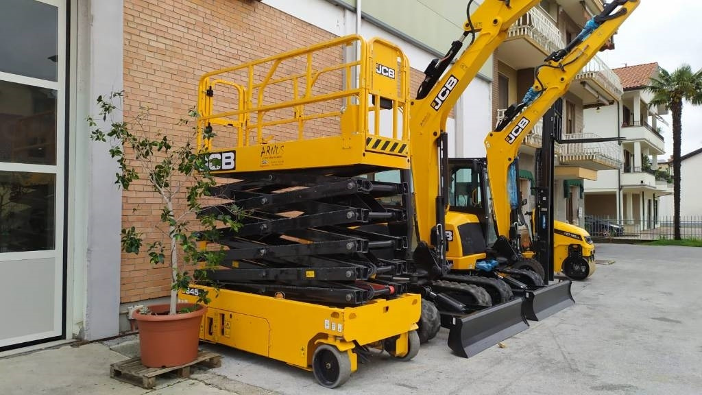JCB S4550E - Šķērveida pacēlājs: foto 1 JCB S4550E - Šķērveida pacēlājs: foto 1