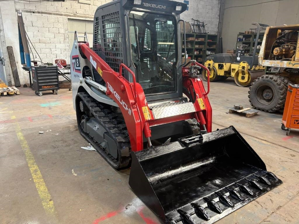 Takeuchi TL 8 - Kompaktiekrāvējs: foto 2 Takeuchi TL 8 - Kompaktiekrāvējs: foto 2