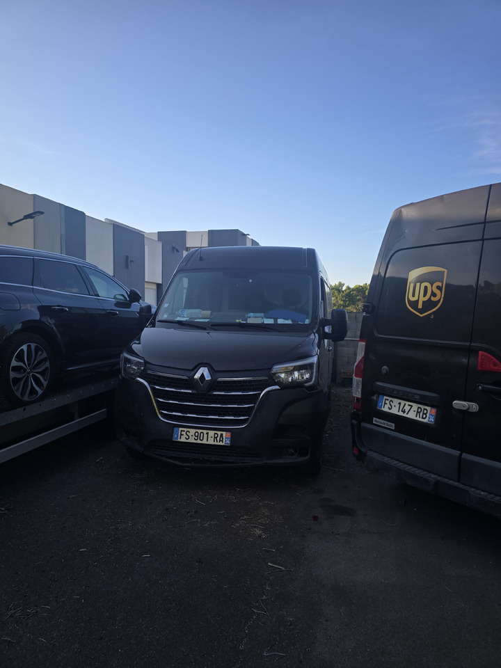 RENAULT MASTER - Mazs furgons: foto 3 RENAULT MASTER - Mazs furgons: foto 3