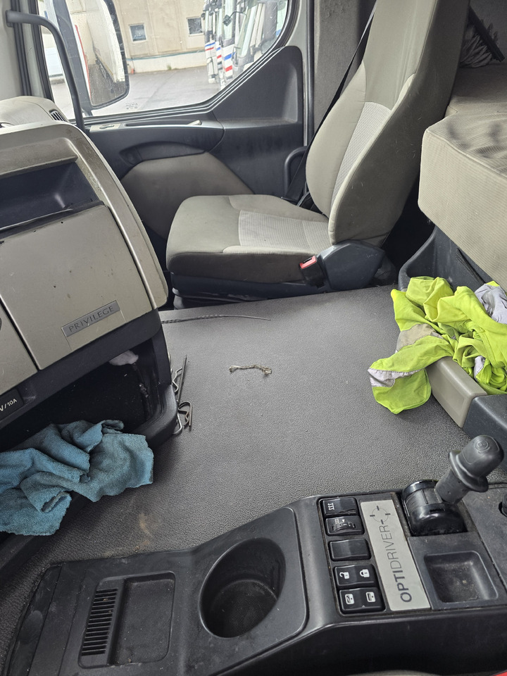 Vilcējs RENAULT PREMIUM 460 DXI: foto 9