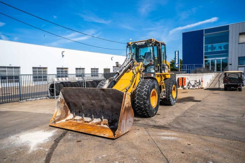 Caterpillar CAT 924G // GODET 3m3 - Riteņu iekrāvējs: foto 1 Caterpillar CAT 924G // GODET 3m3 - Riteņu iekrāvējs: foto 1