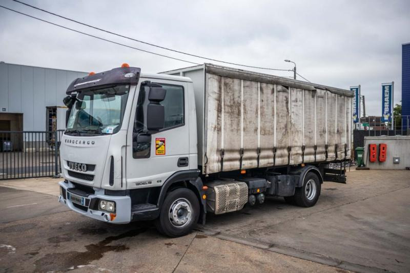 Iveco EUROCARGO 120EL19 - Kravas automašīna ar tentu: foto 1 Iveco EUROCARGO 120EL19 - Kravas automašīna ar tentu: foto 1