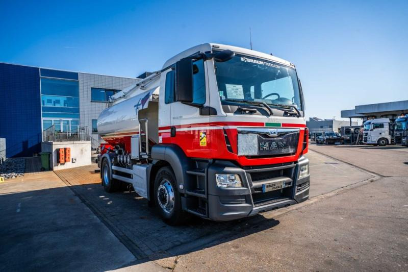 MAN TGS 18.400 4x4H +CM 11.500L /4 COMP - Autocisterna: foto 2 MAN TGS 18.400 4x4H +CM 11.500L /4 COMP - Autocisterna: foto 2