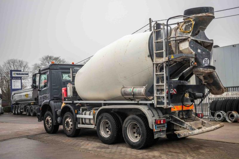Mercedes AROCS 3236 BB+LIEBHERR 9M3 - Betonvedējs: foto 4 Mercedes AROCS 3236 BB+LIEBHERR 9M3 - Betonvedējs: foto 4