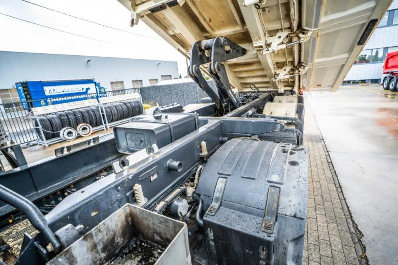 Renault C 480 - Kravas automašīna pašizgāzējs: foto 5 Renault C 480 - Kravas automašīna pašizgāzējs: foto 5