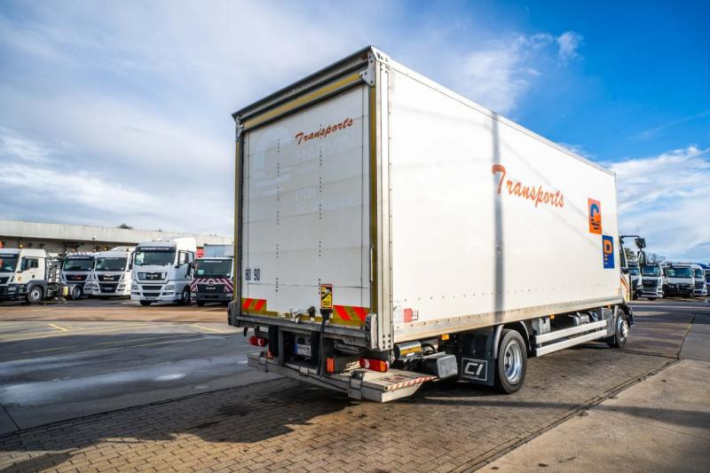 Renault D WIDE 250 DXI (12T)+DHOLLANDIA - Kravas automašīna ar slēgto virsbūvi: foto 4 Renault D WIDE 250 DXI (12T)+DHOLLANDIA - Kravas automašīna ar slēgto virsbūvi: foto 4