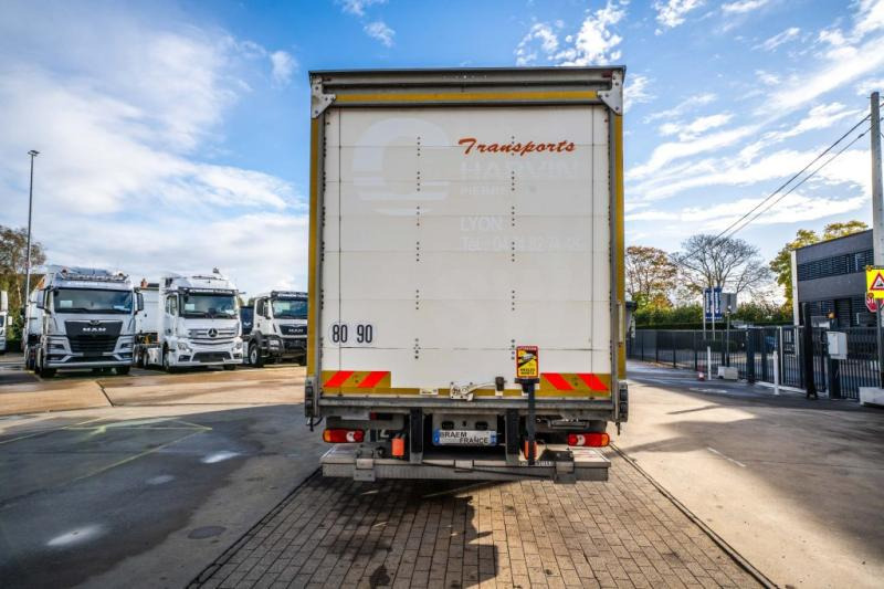 Renault D WIDE 250 DXI (12T)+DHOLLANDIA - Kravas automašīna ar slēgto virsbūvi: foto 5 Renault D WIDE 250 DXI (12T)+DHOLLANDIA - Kravas automašīna ar slēgto virsbūvi: foto 5