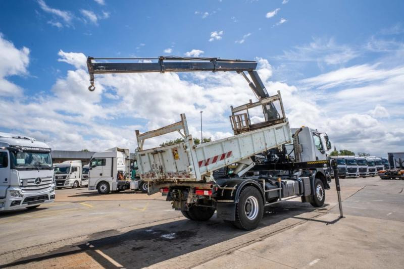 Renault KERAX 370 DXI + TRI BENNE+HIAB 16t/m + 2 EXT - Kravas automašīna pašizgāzējs, Kravas auto ar manipulatoru: foto 4 Renault KERAX 370 DXI + TRI BENNE+HIAB 16t/m + 2 EXT - Kravas automašīna pašizgāzējs, Kravas auto ar manipulatoru: foto 4