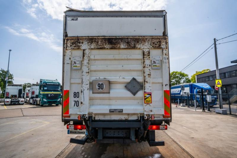 Renault PREMIUM 270 DXI +DHOLLANDIA 2.5T - Kravas automašīna ar tentu: foto 5 Renault PREMIUM 270 DXI +DHOLLANDIA 2.5T - Kravas automašīna ar tentu: foto 5