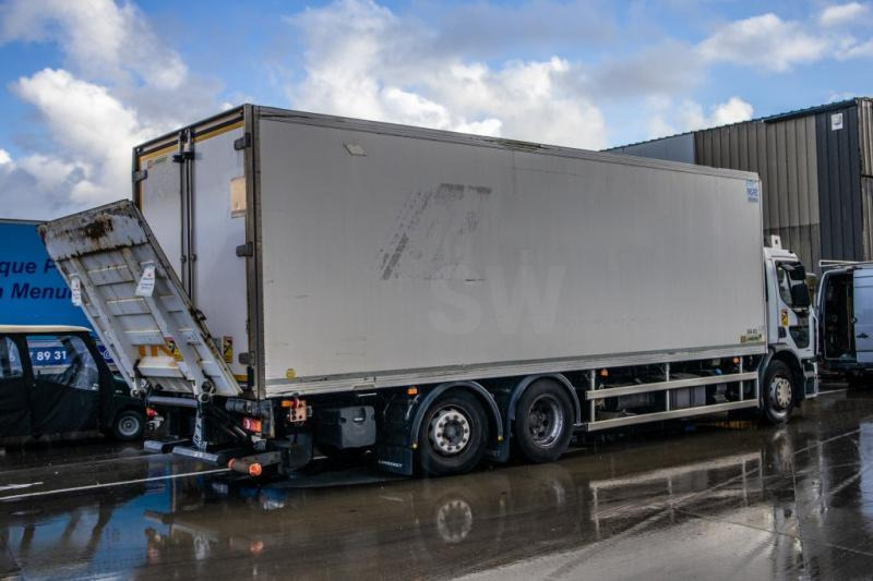 Renault PREMIUM 310DXI+E5+CARRIER+ENGINE PROBLEM - Kravas automašīna refrižerators: foto 3 Renault PREMIUM 310DXI+E5+CARRIER+ENGINE PROBLEM - Kravas automašīna refrižerators: foto 3