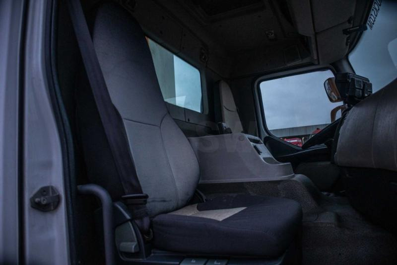 Kravas automašīna ar slēgto virsbūvi Renault PREMIUM 380 DXI-6x2: foto 7