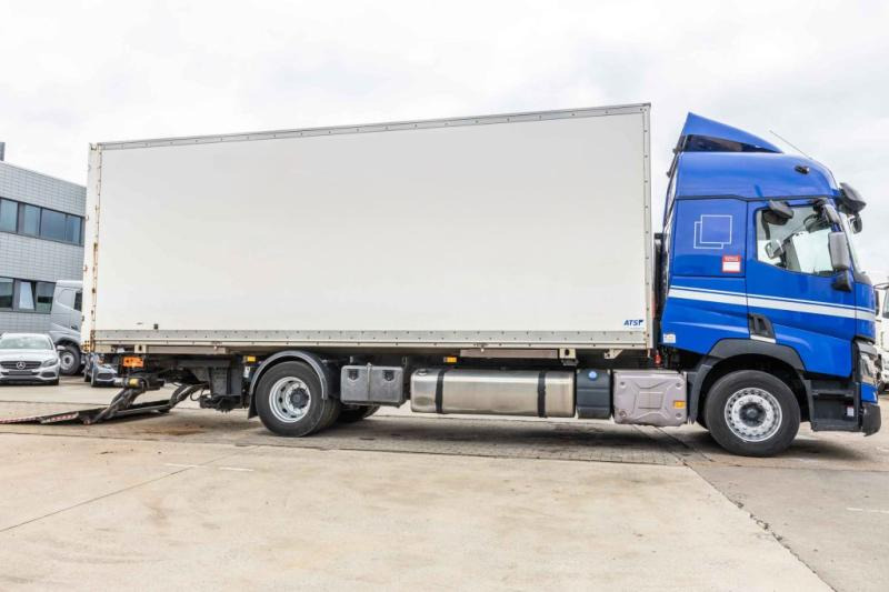 Renault T460+E6 - Kravas automašīna ar tentu: foto 4 Renault T460+E6 - Kravas automašīna ar tentu: foto 4