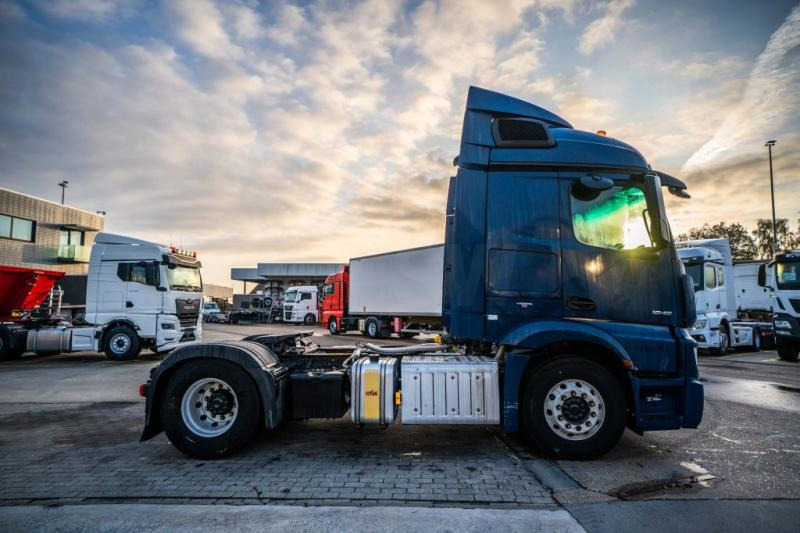 Mercedes ACTROS 1846 LS + HYDR. - Vilcējs: foto 3 Mercedes ACTROS 1846 LS + HYDR. - Vilcējs: foto 3