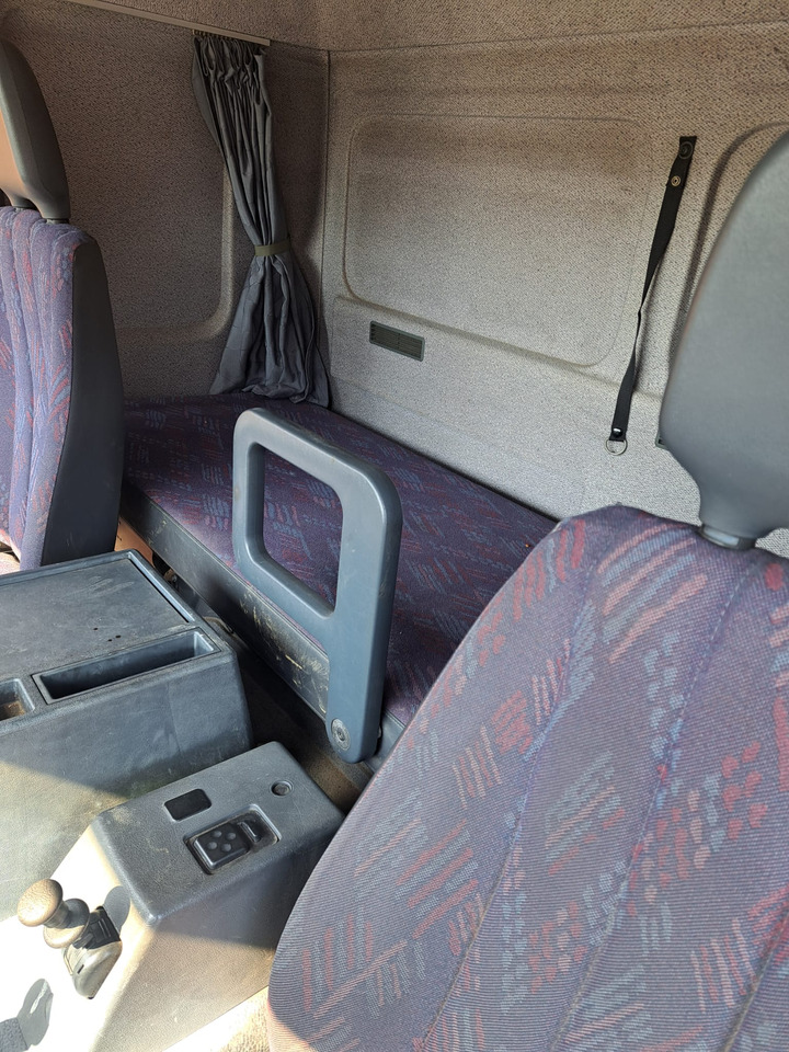 MERCEDES-BENZ 1823 - Autovedējs: foto 5 MERCEDES-BENZ 1823 - Autovedējs: foto 5