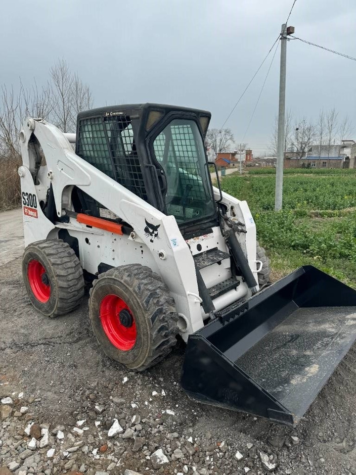 Bobcat S 300 - Kompaktiekrāvējs: foto 3 Bobcat S 300 - Kompaktiekrāvējs: foto 3