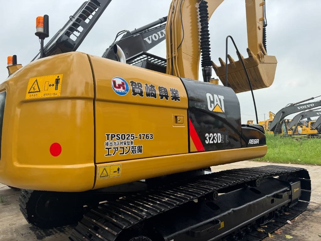 CAT 323D2 - Kāpurķēžu ekskavators: foto 5 CAT 323D2 - Kāpurķēžu ekskavators: foto 5