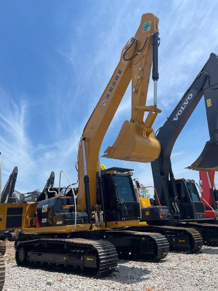 CAT 323D2 - Kāpurķēžu ekskavators: foto 4 CAT 323D2 - Kāpurķēžu ekskavators: foto 4