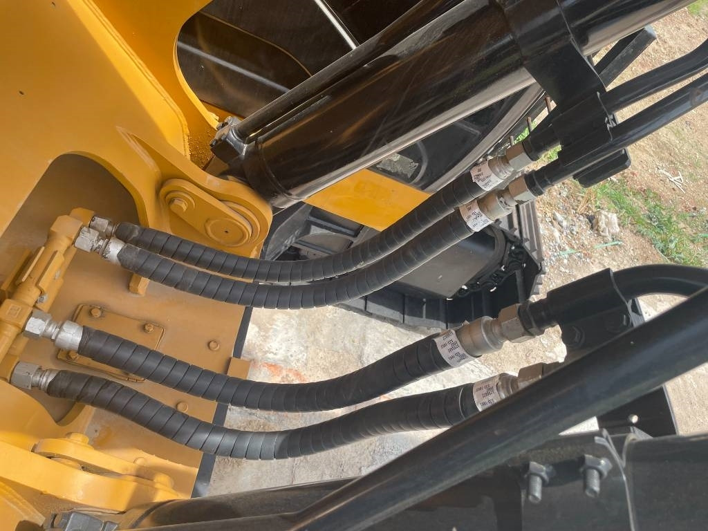 CAT 330D2  līzingu CAT 330D2: foto 11