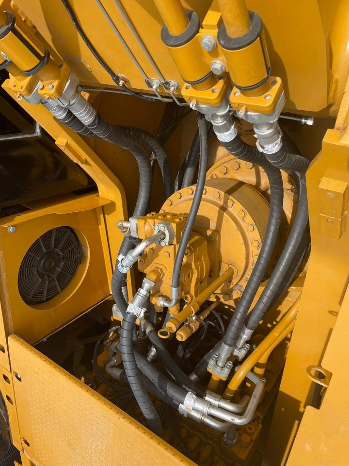 CAT 330D2  līzingu CAT 330D2: foto 12