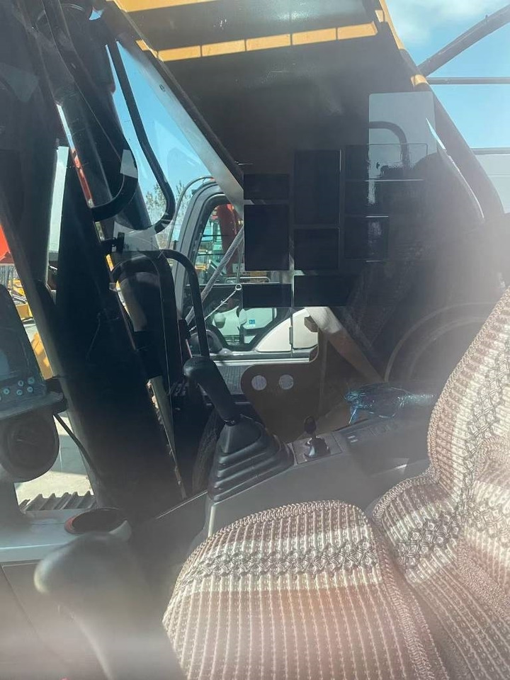 CAT 330D2  - Kāpurķēžu ekskavators: foto 2 CAT 330D2  - Kāpurķēžu ekskavators: foto 2