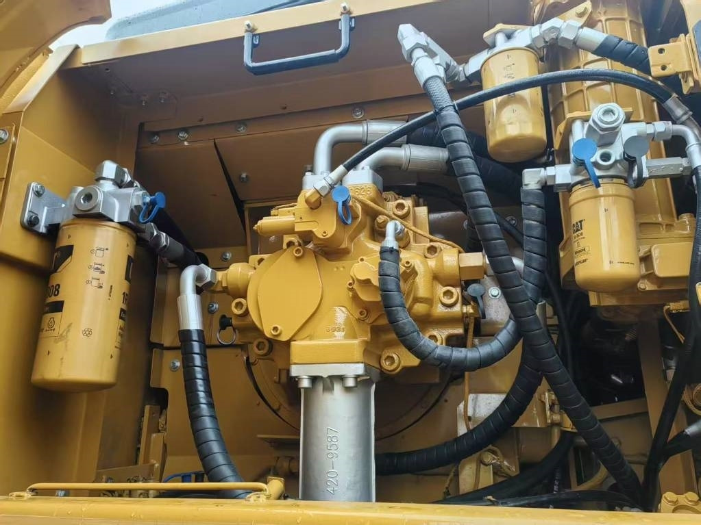 CAT 340 - Kāpurķēžu ekskavators: foto 4 CAT 340 - Kāpurķēžu ekskavators: foto 4