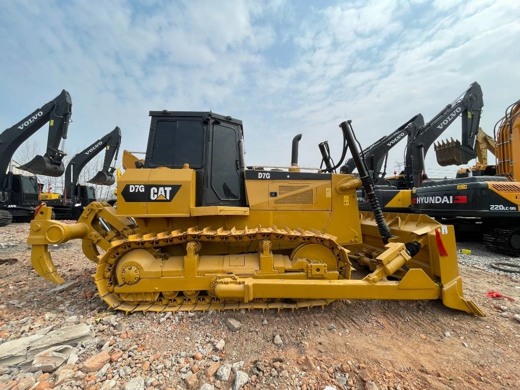 CAT D 7 G - Kāpurķēžu ekskavators: foto 1 CAT D 7 G - Kāpurķēžu ekskavators: foto 1