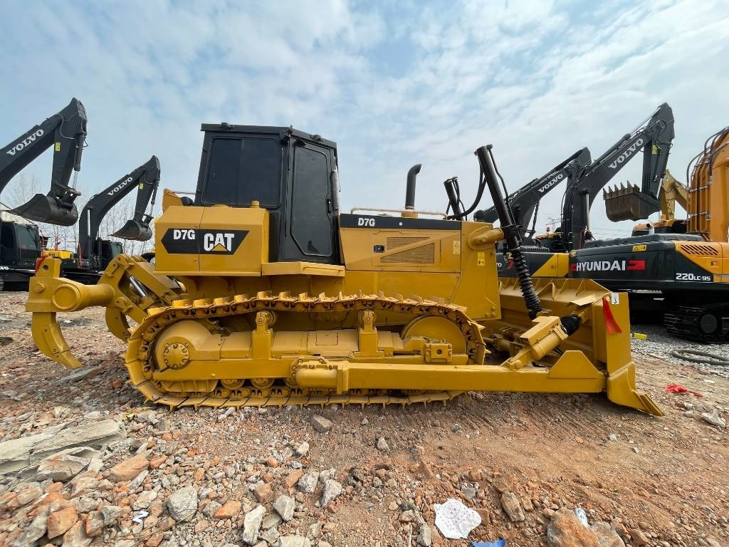 CAT D 7 G - Kāpurķēžu ekskavators: foto 1 CAT D 7 G - Kāpurķēžu ekskavators: foto 1