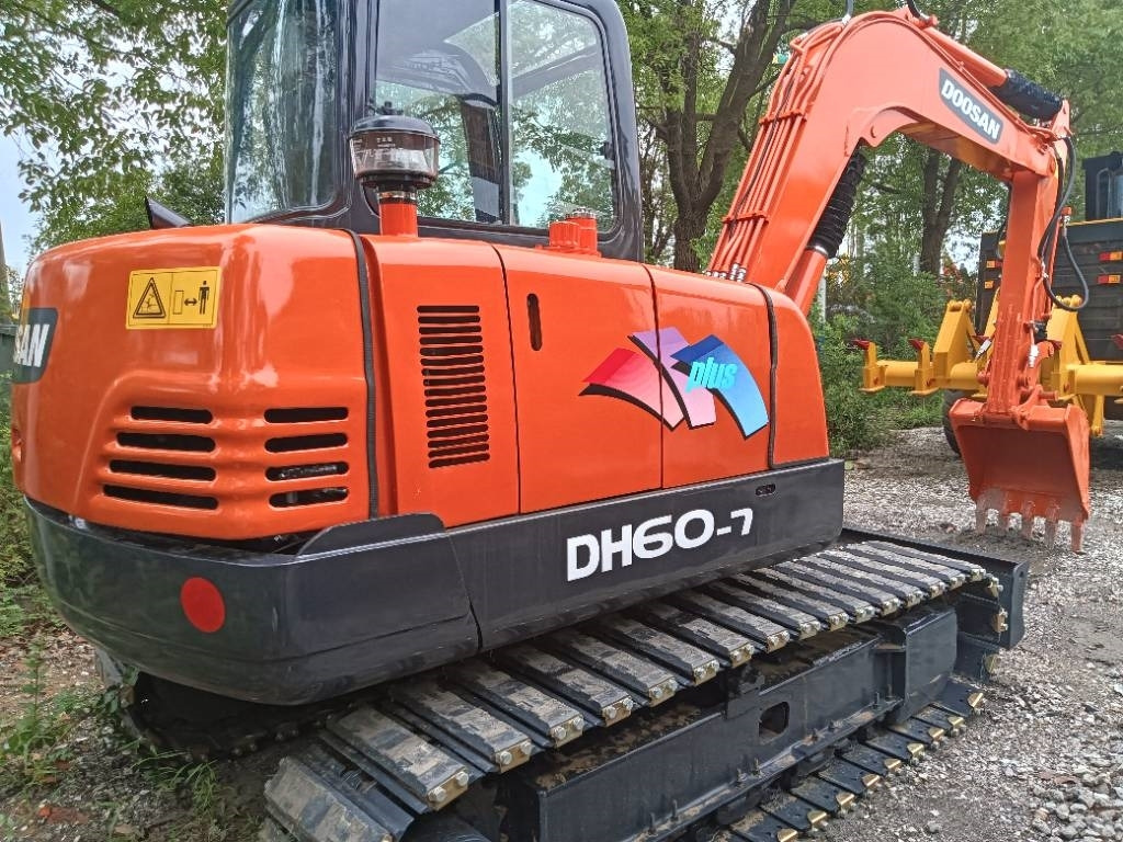 Doosan DH 60-7 - Kāpurķēžu ekskavators: foto 5 Doosan DH 60-7 - Kāpurķēžu ekskavators: foto 5