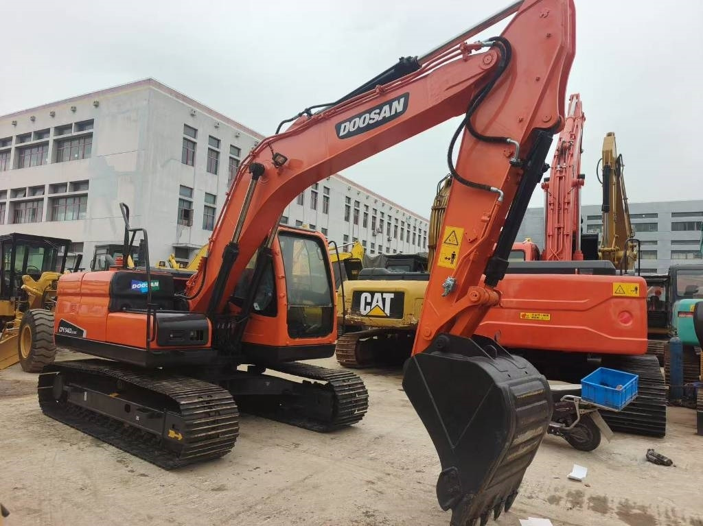 Doosan DX 140 - Kāpurķēžu ekskavators: foto 3 Doosan DX 140 - Kāpurķēžu ekskavators: foto 3